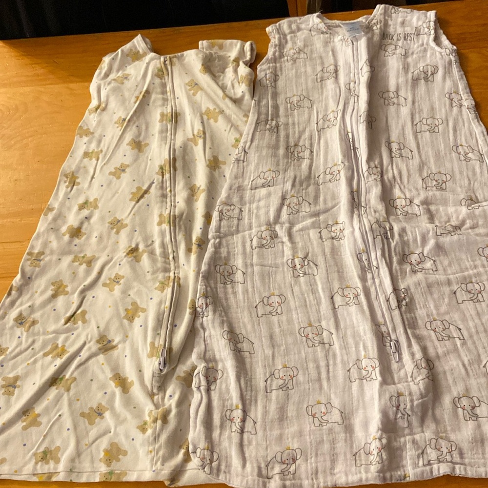 HALO set of 2 sleep sacks. size M, 6-12 mo. *NWOT*